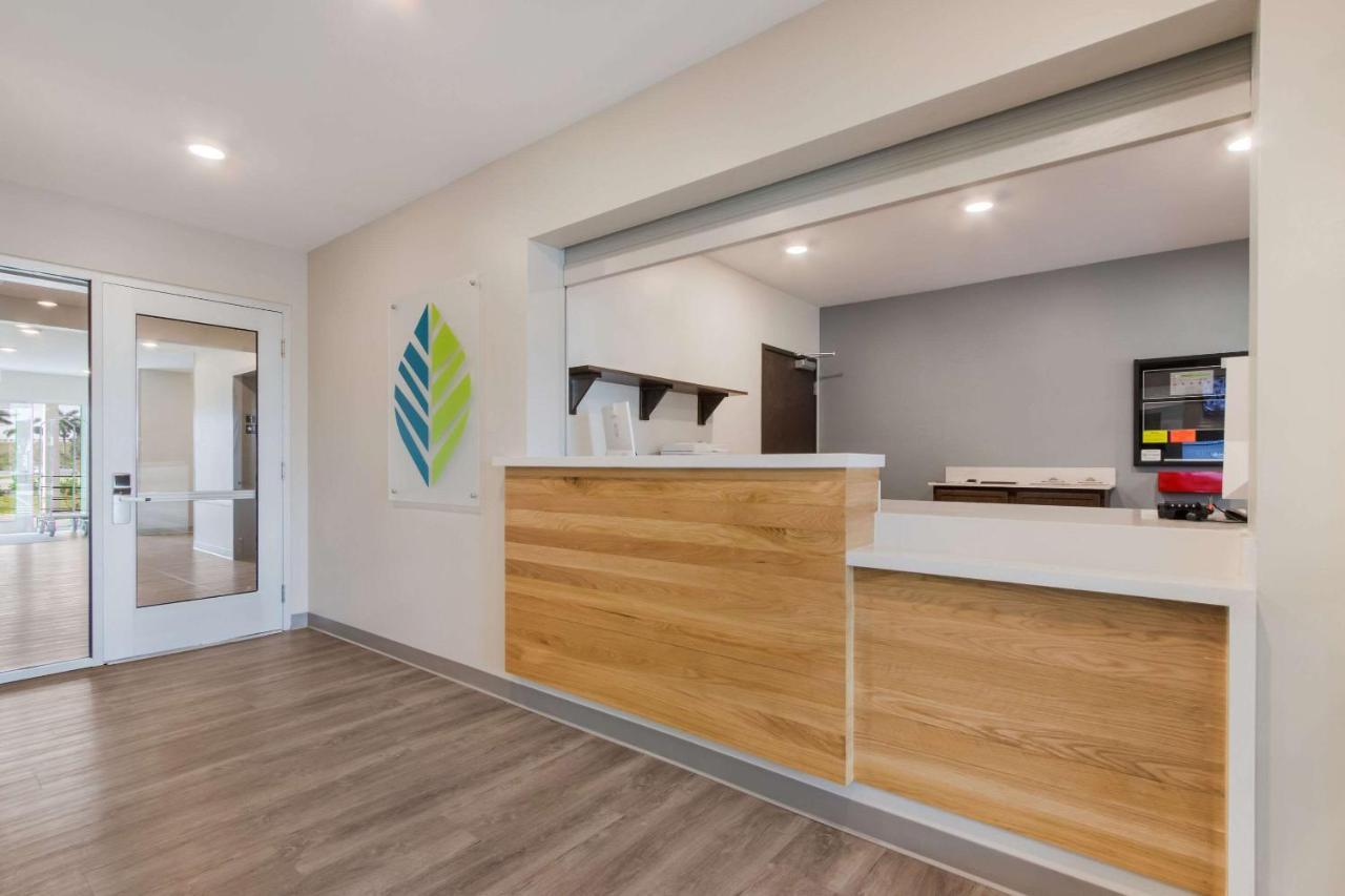 Woodspring Suites Тамарак Экстерьер фото